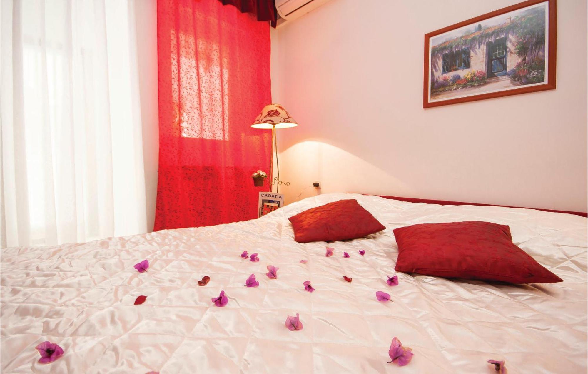 Cozy Apartment In Brodarica With Wifi Brodarica (Sibenik-Knin) Exterior foto